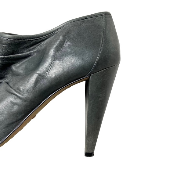 VINCE CAMUTO Leather Ankle Boots Ruched Open Toe Heeled Zipper Gray Size 8B - Picture 7 of 11